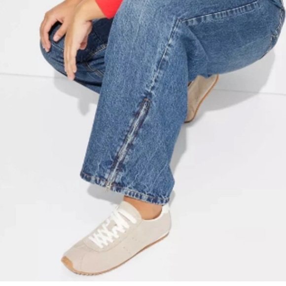 🆕 Wild Fable Barrel Zippered Bottom Low Rise Rigid Denim Jeans Sz 4 | NWT - Picture 2 of 13